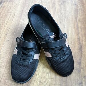 🐾 Puma Black Shoes with Light Pink Accent